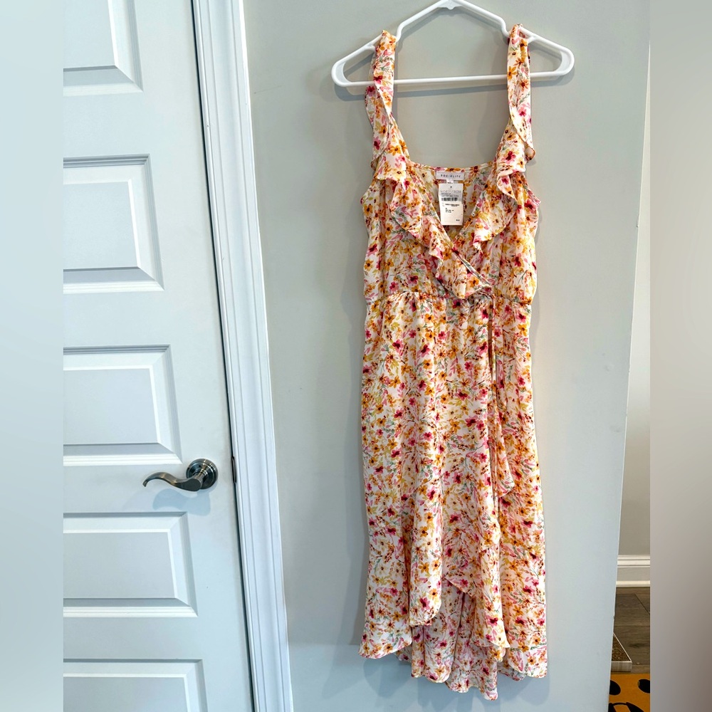 NWT Socialite Women’s L Floral Midi Dress